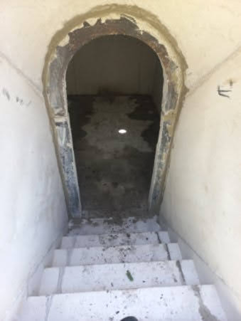 schody do betonowej piwniczki